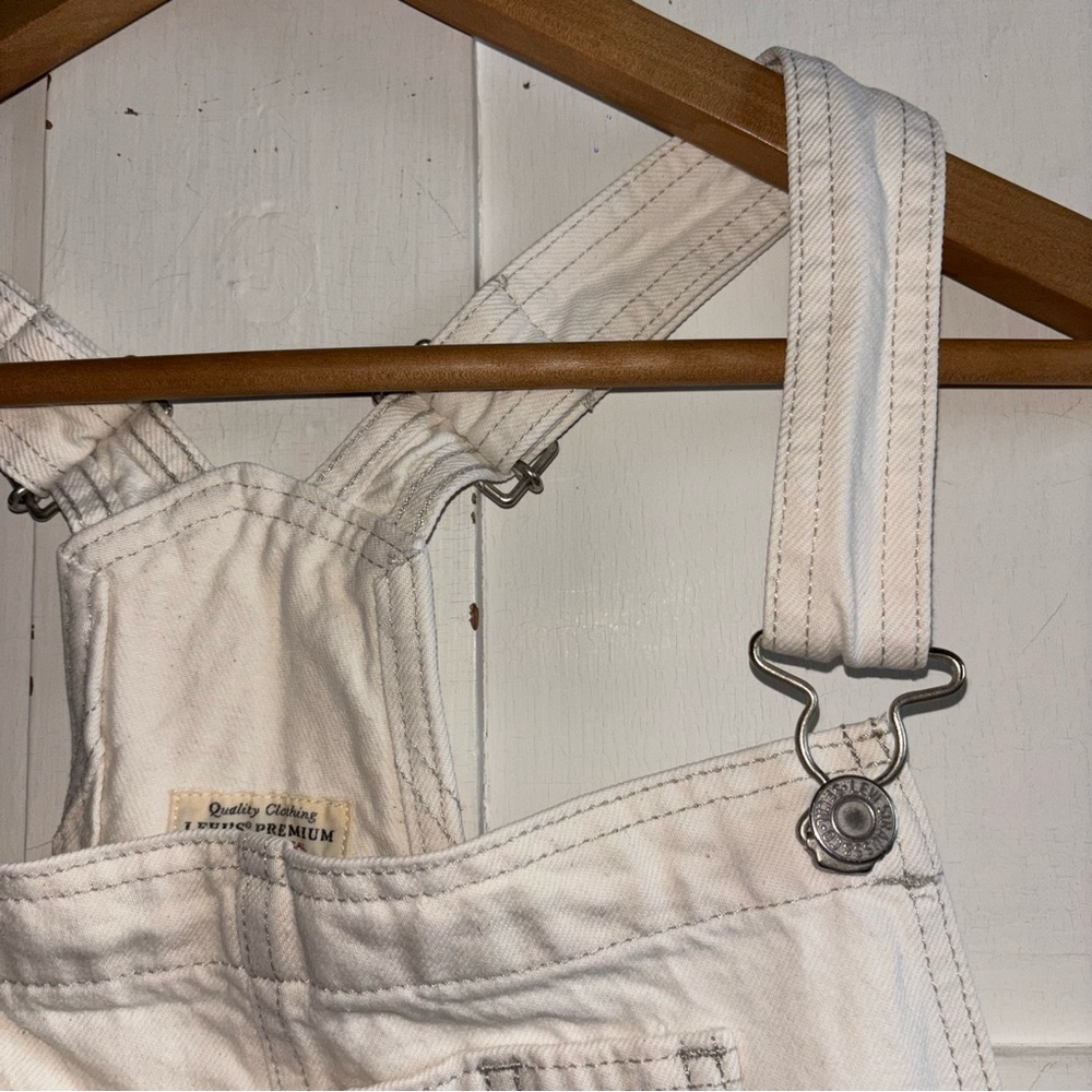 Levi’s White Utility Shorts Overalls Size Medium - Picture 8 of 14